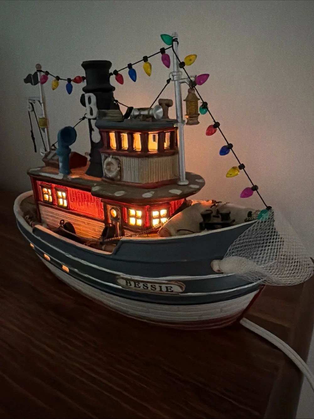 Lemax 2001 Lighted Bessie Boat with Multicolor String Lights